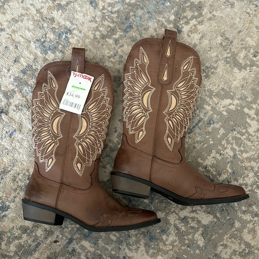 NWT Brown Cowboy Boots